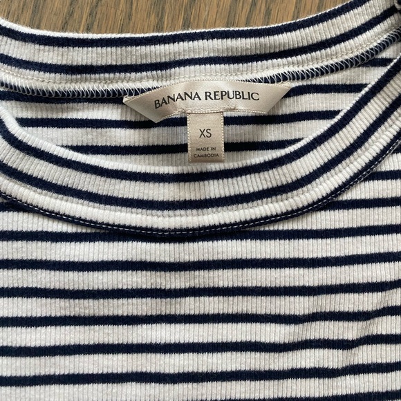 Blue and white striped Banana Republic cropped top - Picture 3 of 3